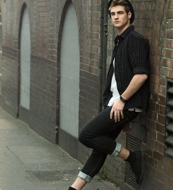 beautiful-girl-bracelet-bokeh-hd